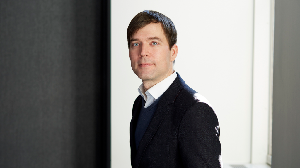 Jason Carney headshot